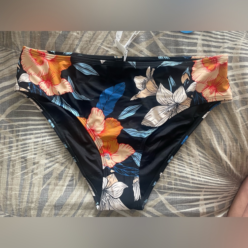 NWT, Cupshe high waisted, black floral bathing,suit bottoms, size large